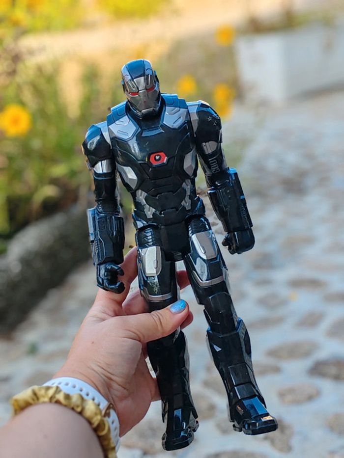 Figurine war machine electronique - Iron man