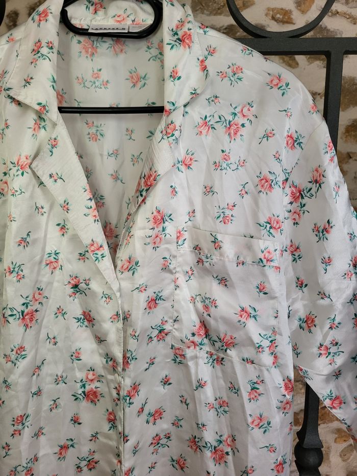 Chemise de nuit satinée imprimé fleurs - photo numéro 2
