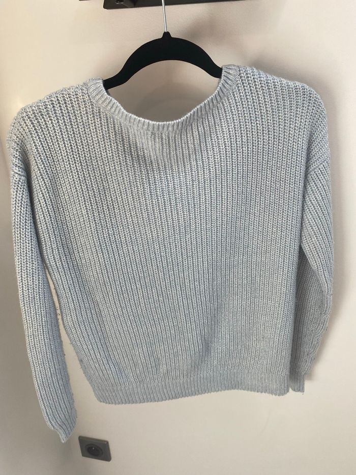 Pull maille ajourée bleu claire de chez Tally weilj taille 36 en TBE - photo numéro 3