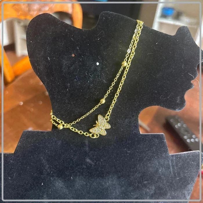 Bracelet cheville papillon doree