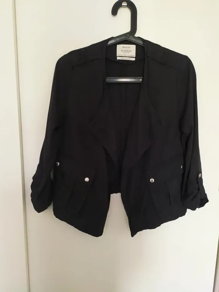 Veste blazer habillée mi-saison noire Bershka Taille S En très bon état - photo numéro 2