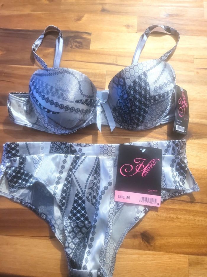 Ensemble soutien gorge 85b satiné culotte m neuf