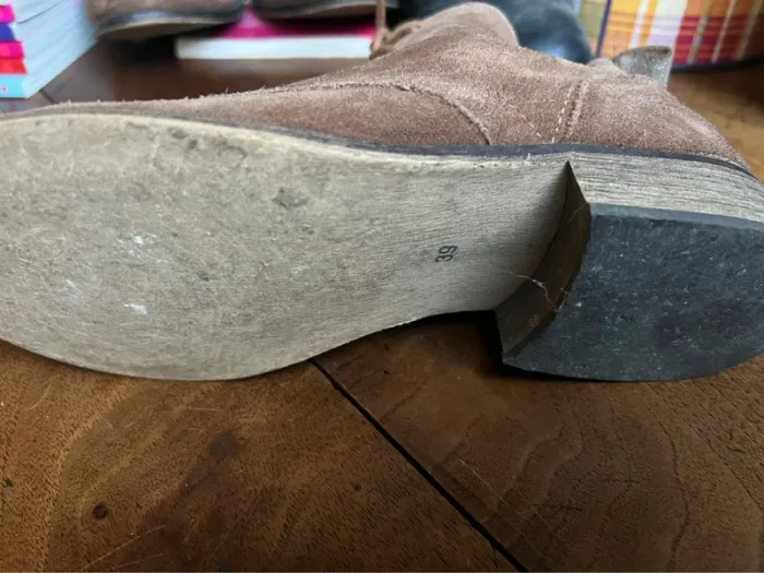 Bottine en daim ? marron à talons et douce - photo numéro 3