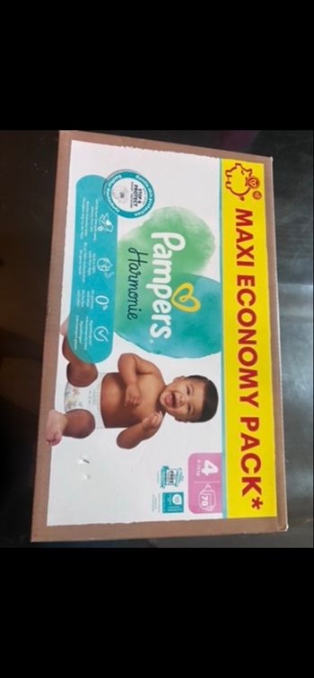 1 carton pampers harmonie 4