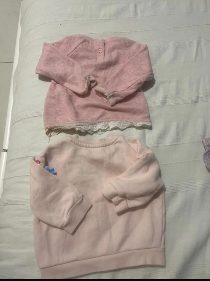 Lot 2 pulls primark taille 6-9 mois - photo numéro 2
