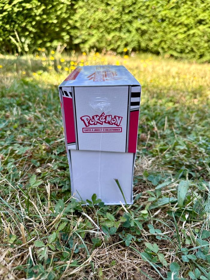 Pokémon etb ev10.5 flamme blanche - photo numéro 3