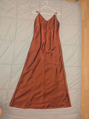 Robe en polyester aspect satiné, marron pour femme