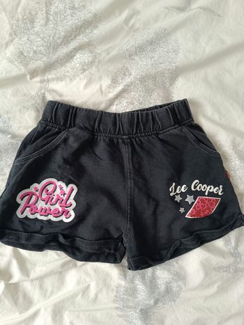 Short fille