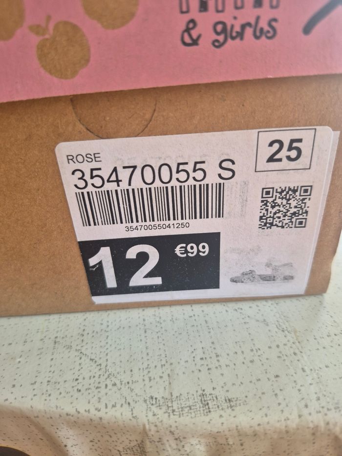 Sandale fille neuf 25
