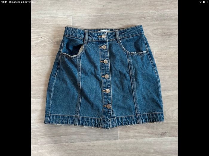 Jupe courte  Jean Pull and bear S