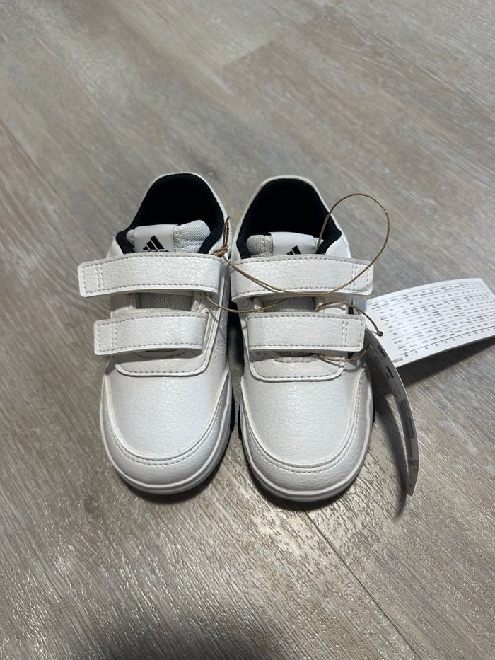 Basket adidas 24 - photo numéro 2