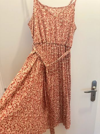 robe, à fleurs plissé en bas