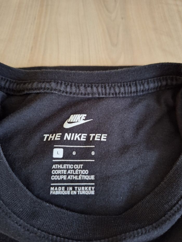 T-Shirt taille L marque Nike couleur noir - photo numéro 4