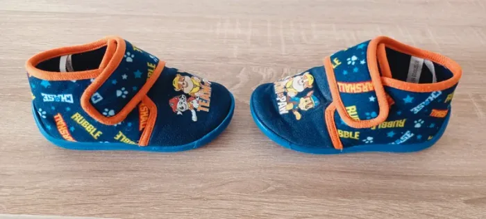 Paire de chaussons motif dinosaures garçon taille 24 - photo numéro 17