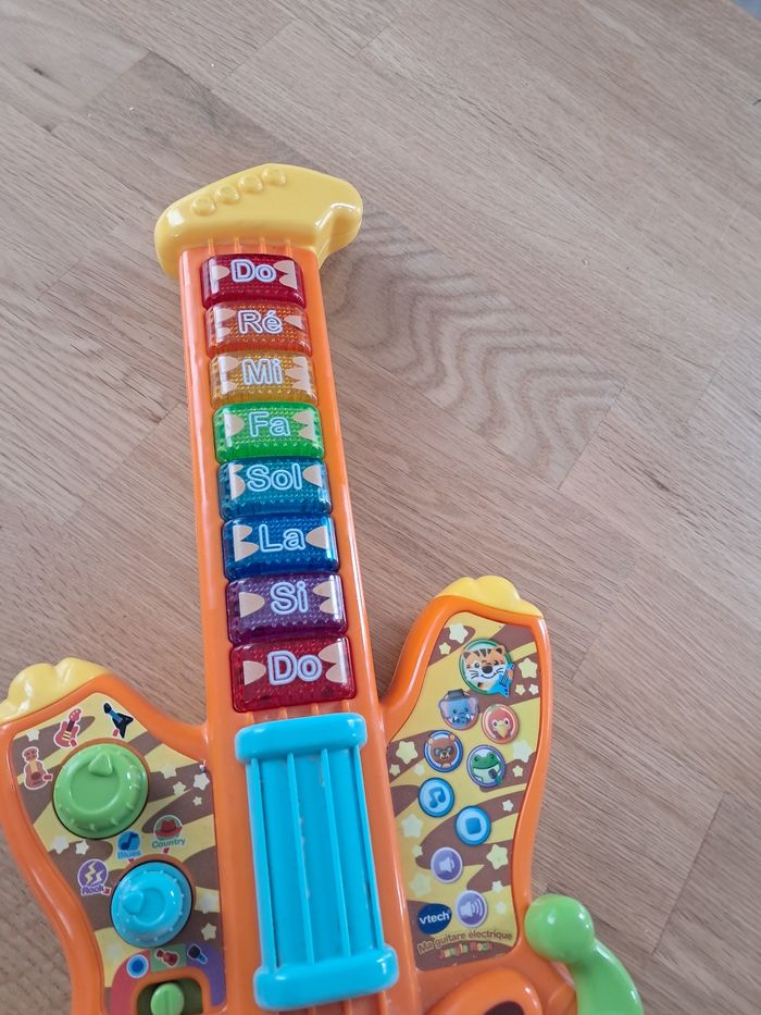 Ma première guitare Vtech - photo numéro 4