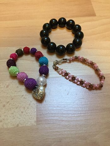 Lot de 3 bracelets. Possible à l’unité