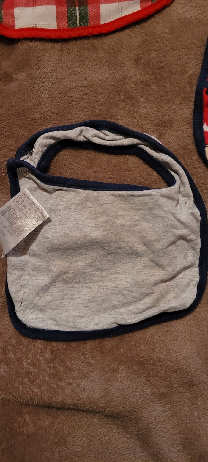 Lot de 4 bavoirs - photo numéro 3