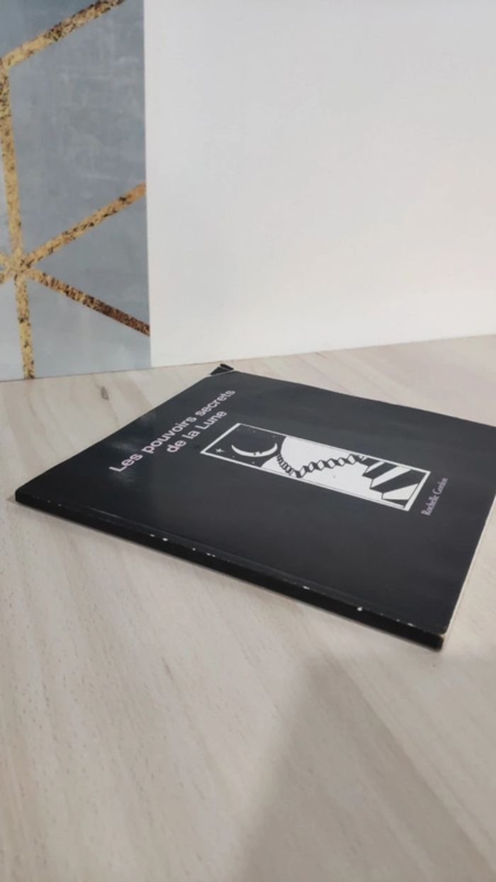 Livre les pouvoirs secrets de la lune Rochelle Gordon - photo numéro 2