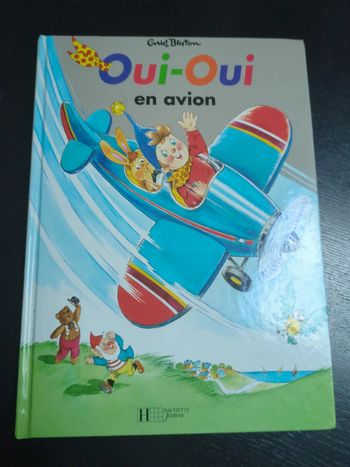 Livre, oui oui en avion