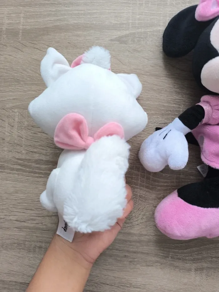 Lot de trois peluches Disney Marie lady et Minnie - photo numéro 3