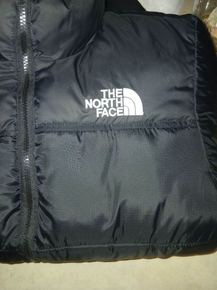 Superbe Doudoune the nord face totalement neuve taille M - photo numéro 4