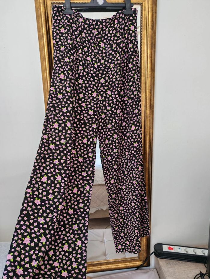 Pantalon fleurie neuf - photo numéro 7