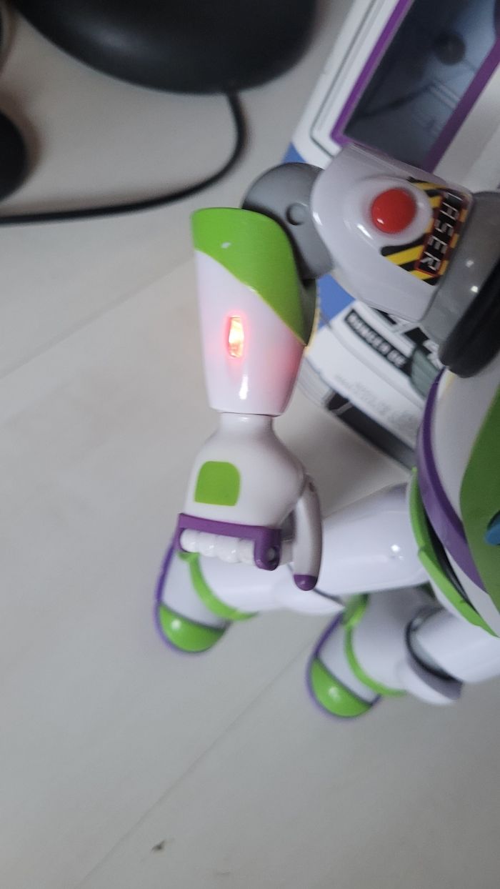 Buzz l'éclair collection signature  TBE - photo numéro 5