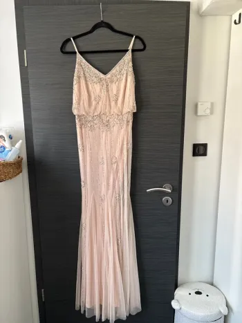 Robe soirée en perle