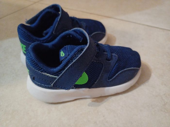 Baskets Nike 22 - photo numéro 3