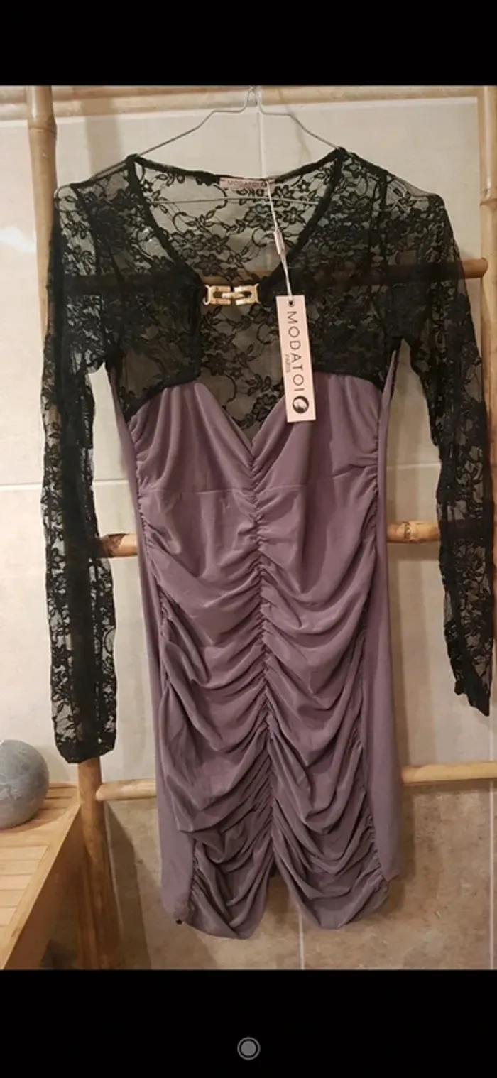 Sublime robe de fête 🥂 dentelle 36 neuve