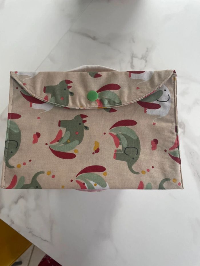Jolie pochette doublée pour papiers goûter maquillage ou autre éléphant - photo numéro 7