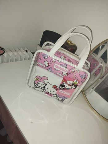 Trousses Hello Kitty Primark