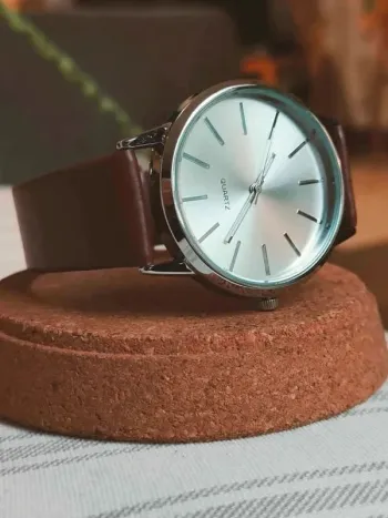 Montre marron argenté, classique men