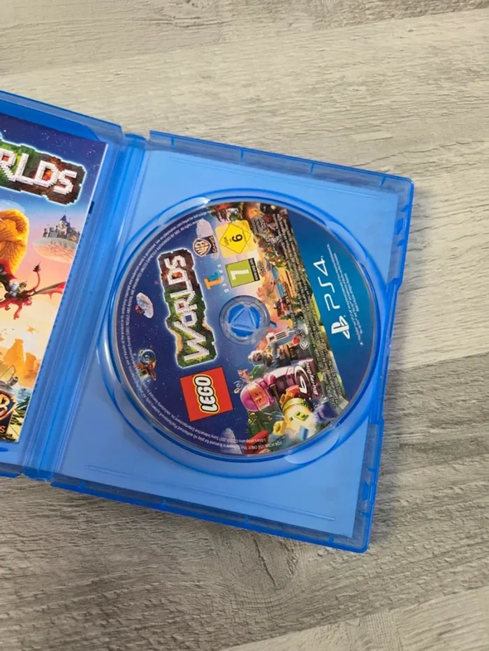 Jeu PS4 lego world - photo numéro 3