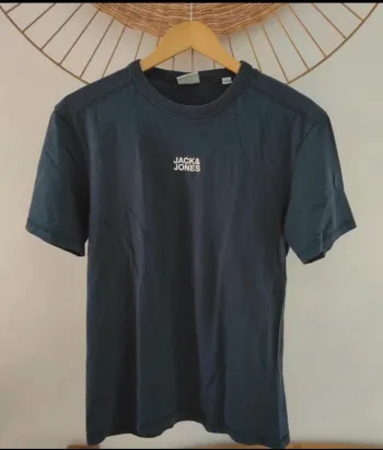 Jack and Jones Tee-shirt taille S 16 ans très bon état