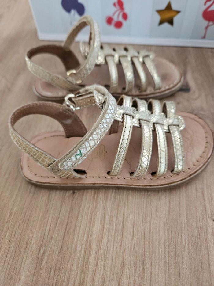 Sandales dorées T25 - photo numéro 2