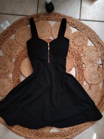 Robe noir à bretelles