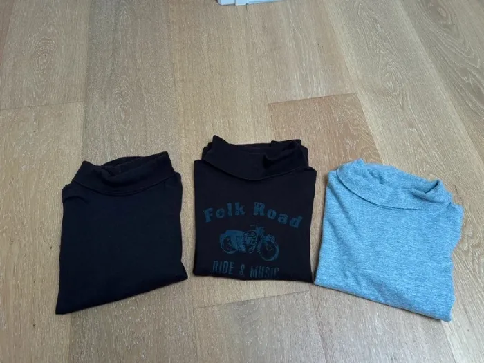 Lot de trois col roulé t shirt garçon 6 ans CFK - photo numéro 2