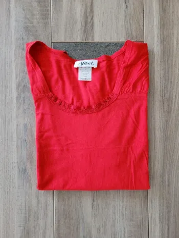 Joli débardeur rouge