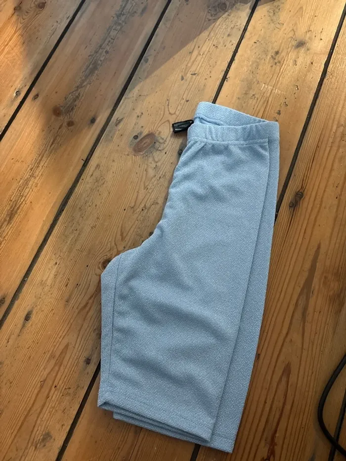 Short cycliste bleu ciel - photo numéro 2