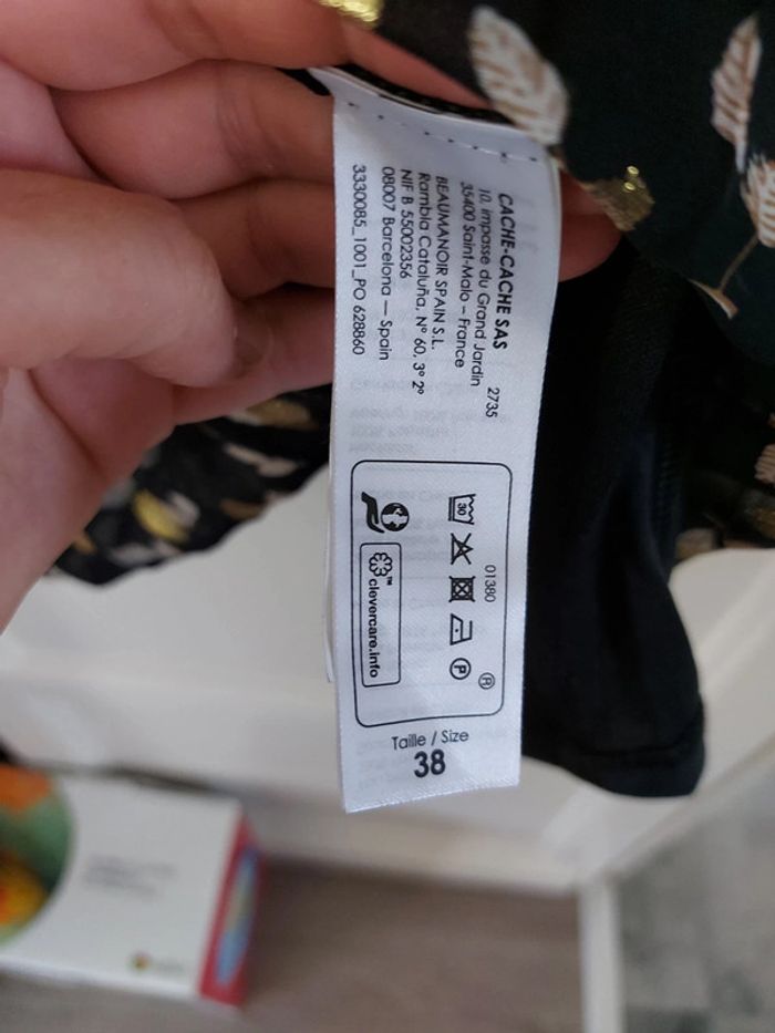 Robe fluide noir et or - photo numéro 4