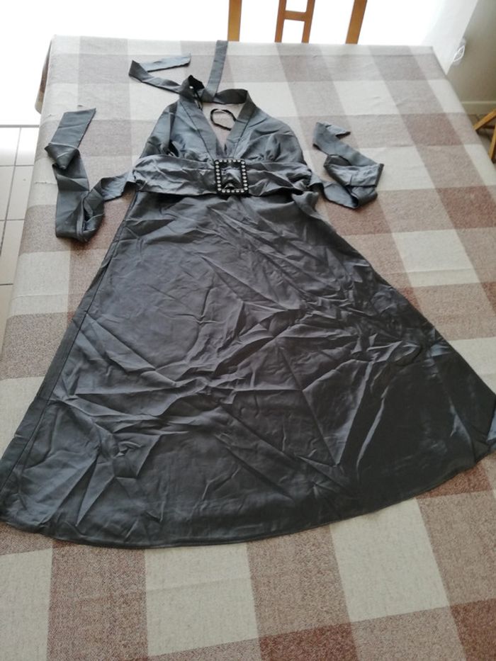 Robe dos nu grise taille 1