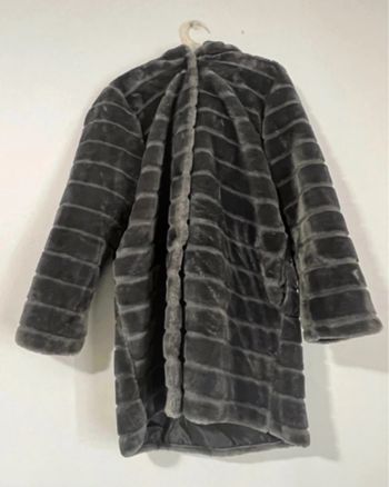 Manteau fausse fourrure