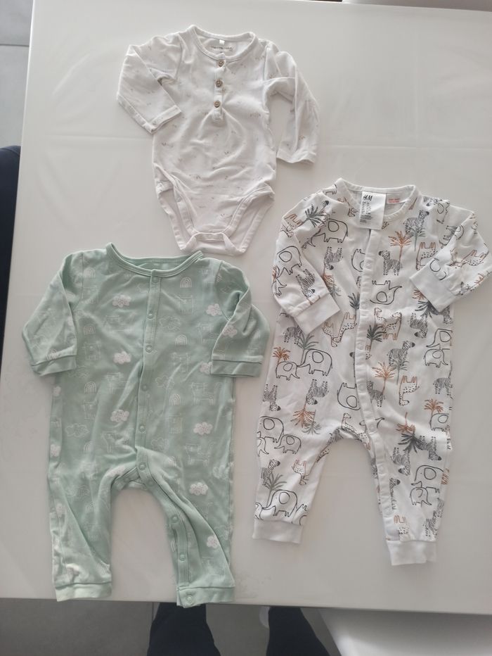 Lot pyjama body 6 mois