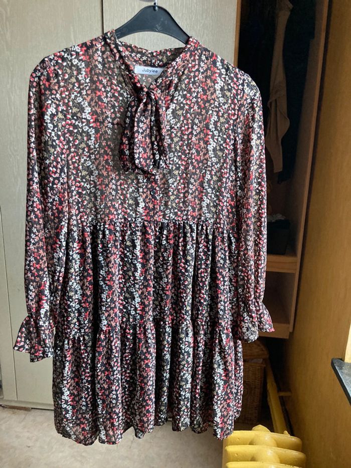 Superbe robe Vintage années 80 entièrement doublée manches longues petites fleurs et noeud au col