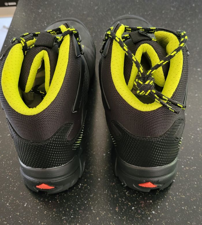 Chaussures de sécurité Heckel T 44 NEUVES - photo numéro 2