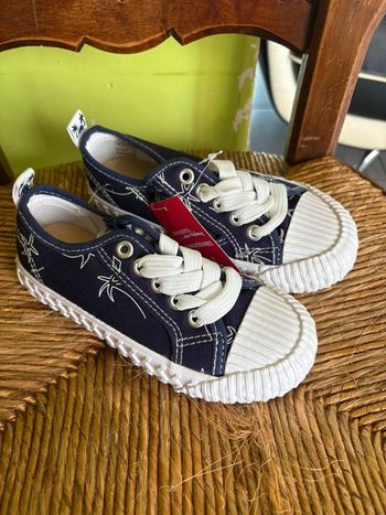 Chaussures neuves pointure 28