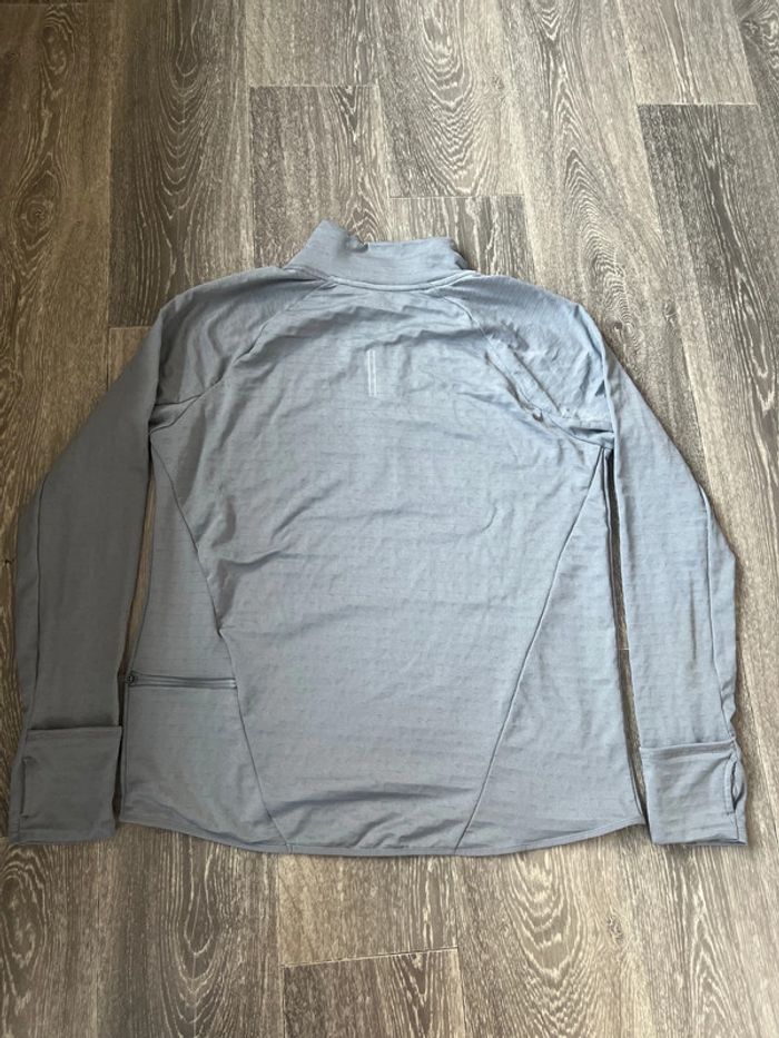 Haut Nike - photo numéro 5