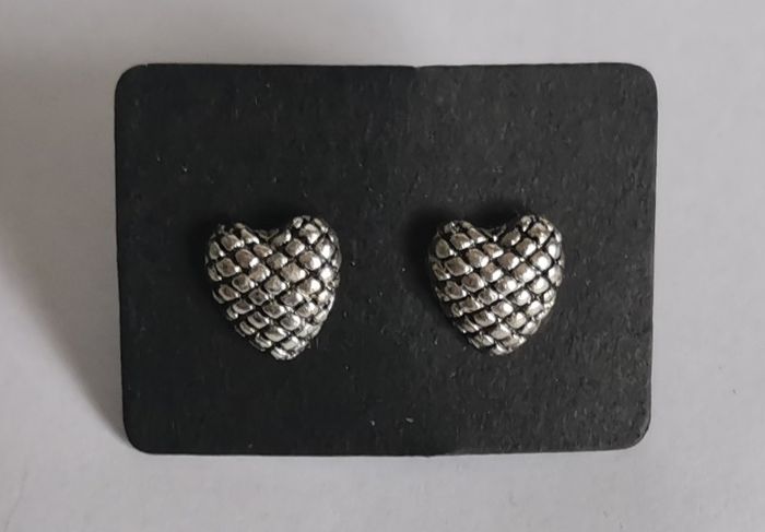 Clous d'oreilles cœur  1