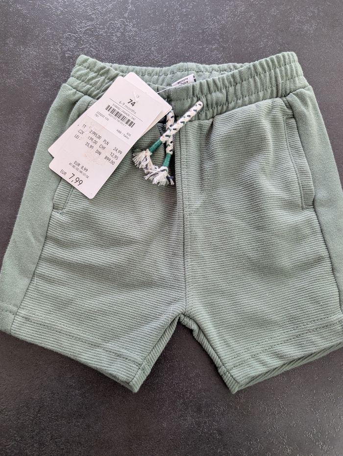 Short bébé neuf